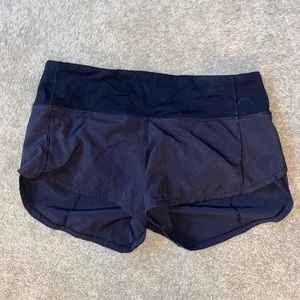 Black hotty hot lululemon shorts